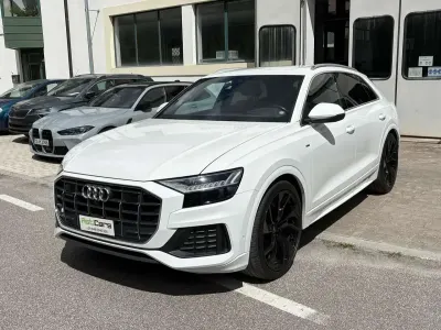 Usata Audi Q8 S-Line 286 CV (210 kW) 2022 Carraraweiß SUV