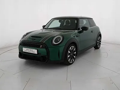 Usata Mini Cooper S Classic 178 CV (130 kW) 2022 British racing green iv Utilitaria