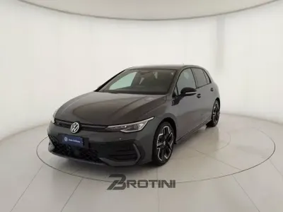Nuova VW Golf VIII R-line Plus 116 CV (85 kW) 2026 Grigio metallizzato Berlina