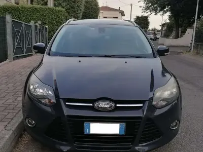 Usata Ford Focus Titanium 116 CV (85 kW) 2011 Bluazzurro Station wagon