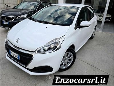 Usata Peugeot 208 Active 74 CV (54 kW) 2015 Bianco Utilitaria