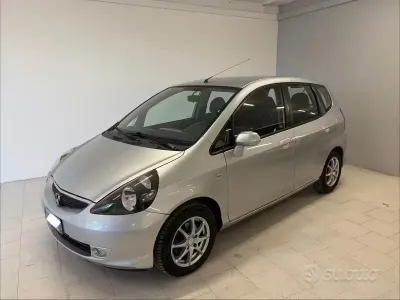 Usata Honda Jazz 78 CV (57 kW) 2007 Grigio Utilitaria