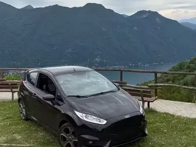 Usata Ford Fiesta ST 182 CV (133 kW) 2016 Nero Utilitaria