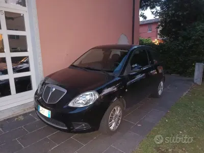 Usata Lancia Ypsilon 60 CV (44 kW) 2009 Nero Utilitaria