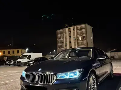 Usata BMW 730 265 CV (194 kW) 2018 Bluazzurro Berlina
