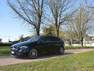 Usata Mercedes B250 Premium 224 CV (164 kW) 2019 Nero Monovolume