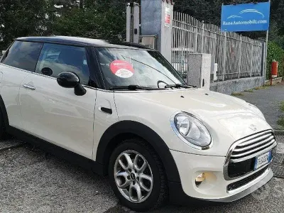 Begagnad Mini Cooper D 116 HK (85 kW) 2017 Vit Halvkombi