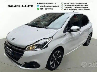 Usata Peugeot 208 S 102 CV (75 kW) 2019 Bianco Utilitaria