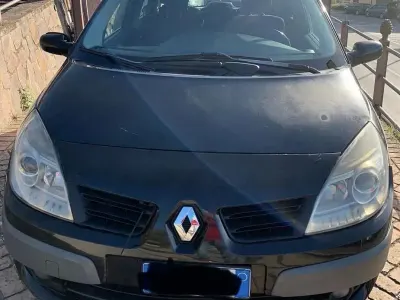 Usata Renault Scénic 106 CV (77 kW) 2006 Nero Monovolume