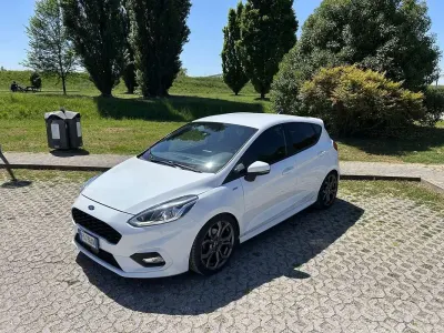 Gebraucht Ford Fiesta ST-Line 86 PS (63 kW) 2018 Weiß Kleinwagen