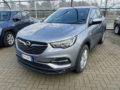 Usata Opel Grandland X Business 131 CV (96 kW) 2020 Grigio argento SUV