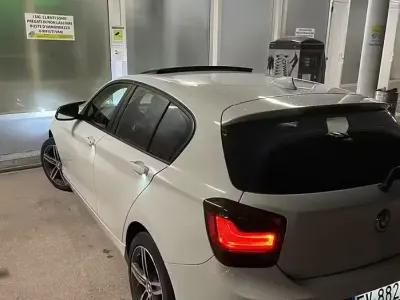 Usata BMW 116 Sport Line 116 CV (85 kW) 2014 Bianco Utilitaria