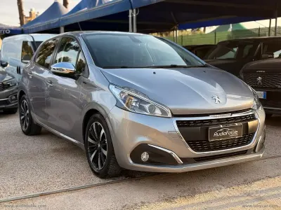 Käytetty Peugeot 208 Allure 102 HP (75 kW) 2019 Viistoperä