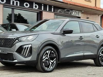 Usata Peugeot 2008 Allure 101 CV (74 kW) 2025 Grigio SUV
