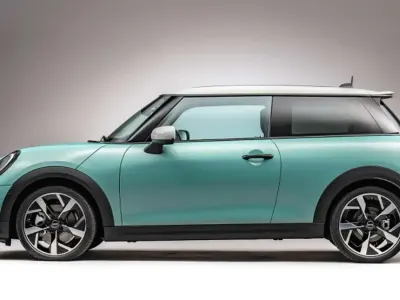 Nuova Mini Cooper 114 kW (156 CV) 2025 Argento Utilitaria