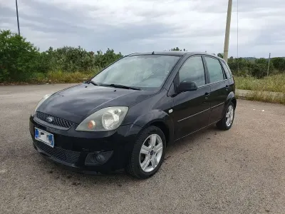Usata Ford Fiesta 75 CV (55 kW) 2008 Nero Utilitaria