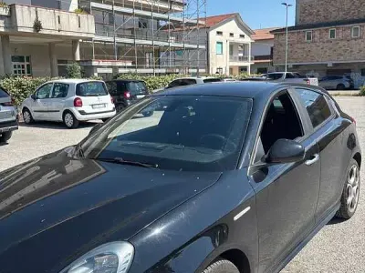 Usata Alfa Romeo Giulietta 120 CV (88 kW) 2018 Nero Utilitaria