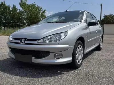 Brugt Peugeot 206 60 HK (44 kW) 2005 Grå Hatchback