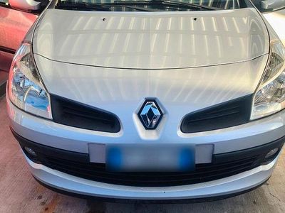 Grigio Usata 2008 Renault Clio II LE Berlina | 2700 € (Buon prezzo)