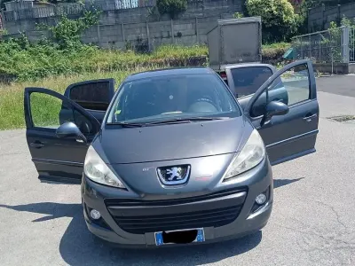 Usata Peugeot 207 68 CV (50 kW) 2012 Grigio Berlina