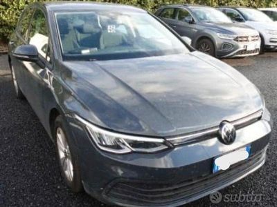 Usata VW Golf VIII Life 110 CV (80 kW) 2022 Grigio Berlina
