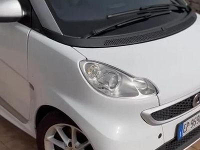 Begagnad Smart ForTwo Coupé Pure 54 HK (39 kW) 2012 Vit Sportkupé