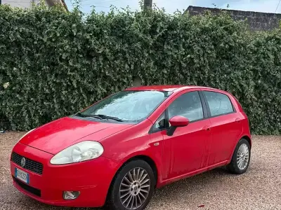 Usata Fiat Grande Punto 90 CV (66 kW) 2006 Utilitaria