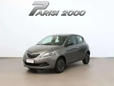 Usata Lancia Ypsilon 69 CV (50 kW) 2024 Grigio pietra Utilitaria