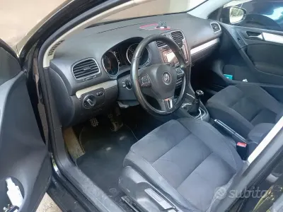 Usata VW Golf VI 105 CV (77 kW) 2010 Utilitaria