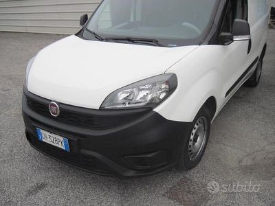 Usata Fiat Doblò 105 CV (77 kW) 2021 Bianco Monovolume