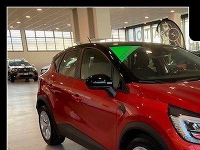 Usata Renault Captur Zen 145 CV (106 kW) 2022 Rosso SUV
