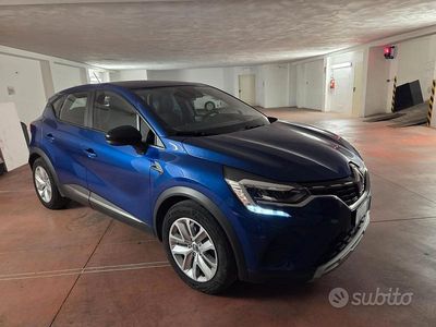 Usata Renault Captur Zen 100 CV (73 kW) 2020 Blu SUV