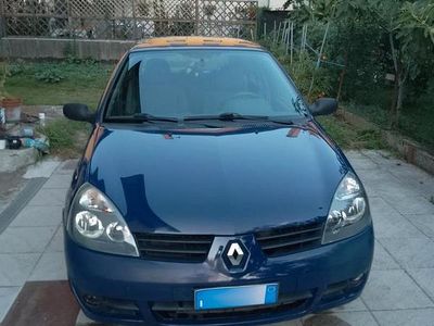 Usata Renault Clio II 75 CV (55 kW) 2008 Blu Berlina