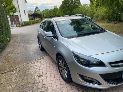 usata Opel Astra Sports Tourer 1.7 cdti Cosmo 110cv