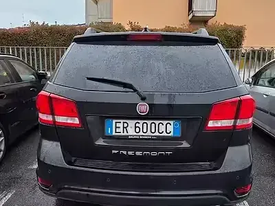 Usata Fiat Freemont Lounge 170 CV (125 kW) 2013 Nero SUV