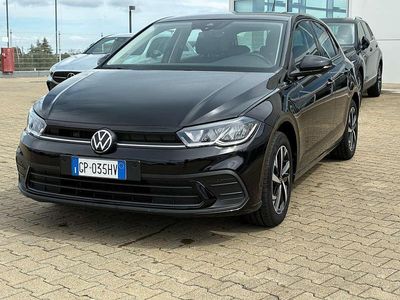 Usata VW Polo Life 95 CV (69 kW) 2023 Nero met. Utilitaria
