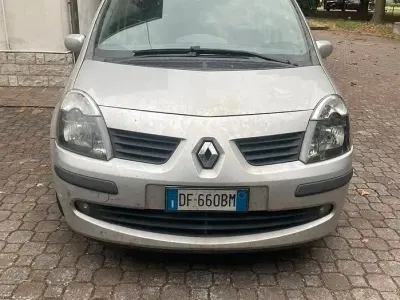 Usata Renault Modus 85 CV (62 kW) 2007 Grigio Monovolume
