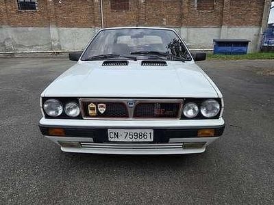 Usata Lancia Delta 166 CV (122 kW) 1987 Utilitaria