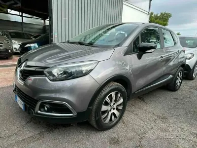 Käytetty Renault Captur Intens 90 HP (66 kW) 2017 Harmaa Katumaasturi