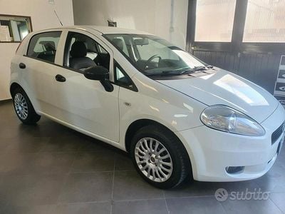 Bianco Usata 2010 Fiat Grande Punto Utilitaria | 4200 € (Buon prezzo)