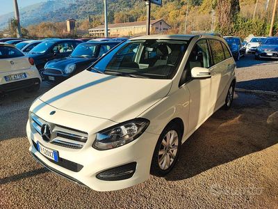 Usata Mercedes B180 Premium 109 CV (80 kW) 2018 Bianco Monovolume