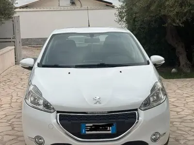 Occasion Peugeot 208 68 PK (50 kW) 2013 Wit Hatchback