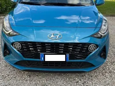 Usata Hyundai i10 67 CV (49 kW) 2021 Blu Utilitaria