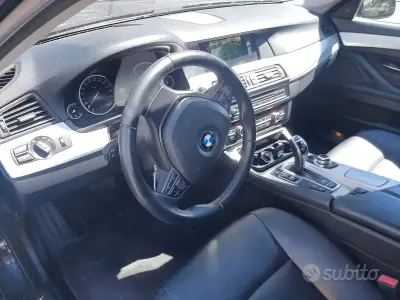 Usata BMW 530 Luxury Line 258 CV (189 kW) 2013 Nero Station wagon