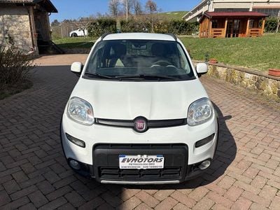 Usata Fiat Panda 4x4 Lounge 74 CV (54 kW) 2015 Bianco Utilitaria