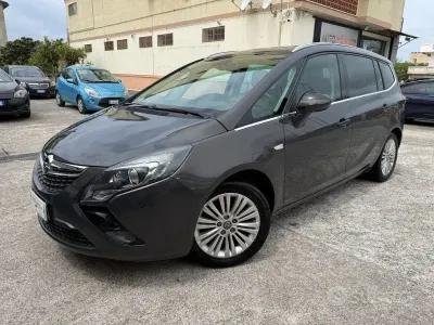 Usata Opel Zafira Tourer Cosmo 136 CV (100 kW) 2015 Grigio Monovolume