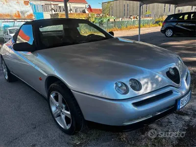 Usata Alfa Romeo Spider 150 CV (110 kW) 1996 Grigio Cabrio