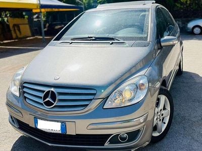 Usata Mercedes B200 Chrome 140 CV (102 kW) 2006 Grigio Monovolume