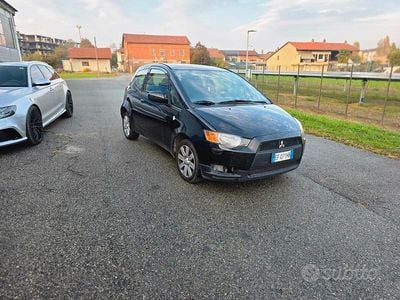 Usata Mitsubishi Colt 75 CV (55 kW) 2011 Nero Berlina