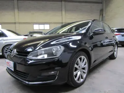 Usata VW Golf VII Highline 105 CV (77 kW) 2015 Deep black pearl metallic Berlina